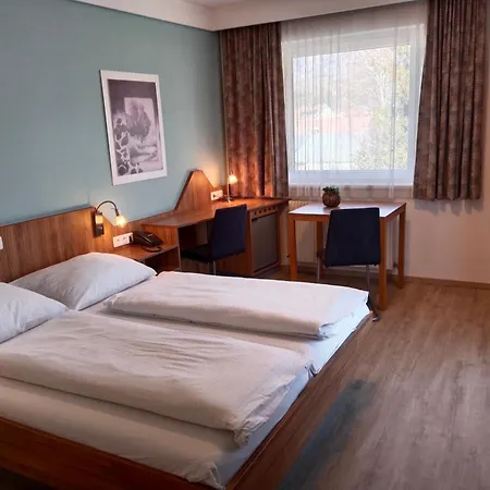 Отель Dolomitenhotel Лиенц